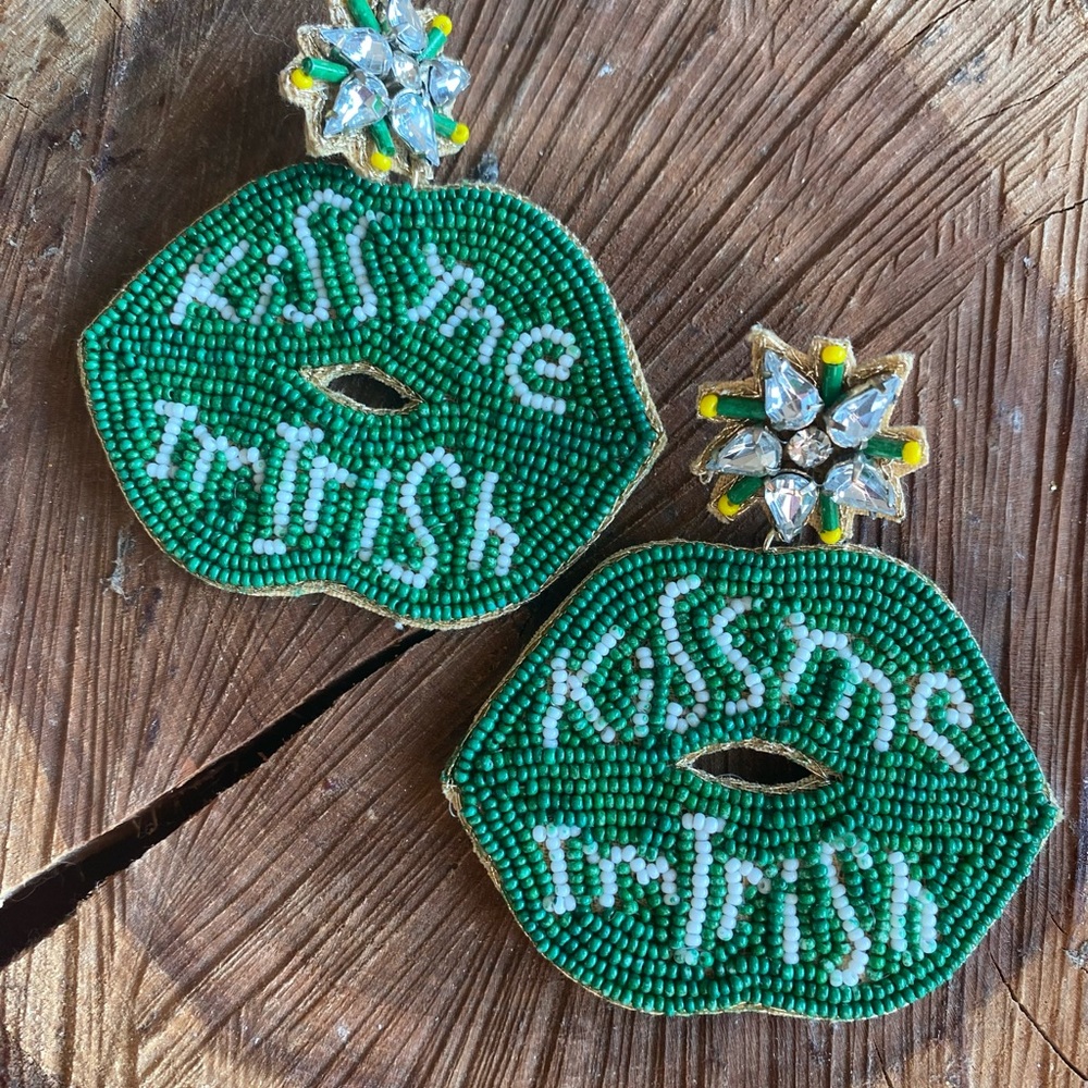 St. Patrick’s kiss me I’m Irish shamrock green Seed Bead holiday Earrings